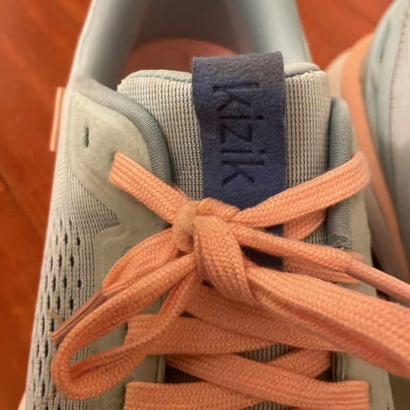 Kizik hands free sneakers. Mint green and pink sneakers. Slide on sneakers. - Picture 9 of 9